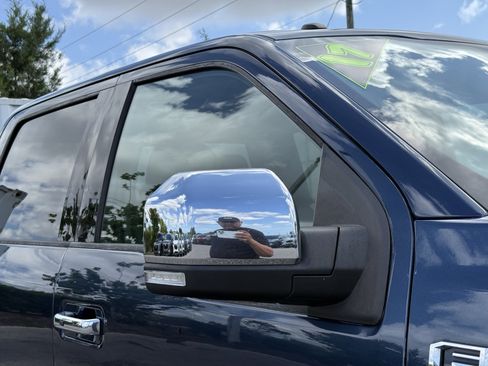Used 2017 Ford F150 Lariat w/ Equipment Group 502A Luxury AWD/4WD image 10