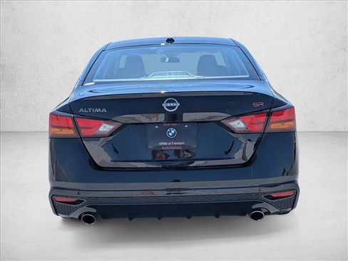 Used 2024 Nissan Altima 2.5 SR FWD image 7