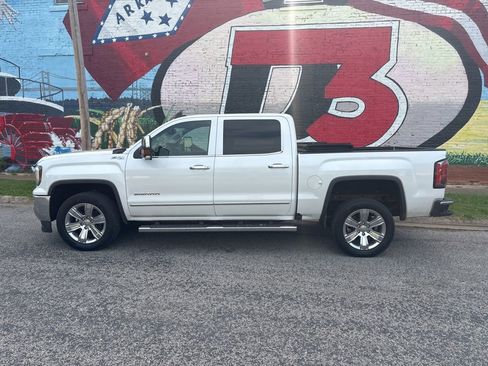 Used 2017 GMC Sierra 1500 SLT AWD/4WD image 3
