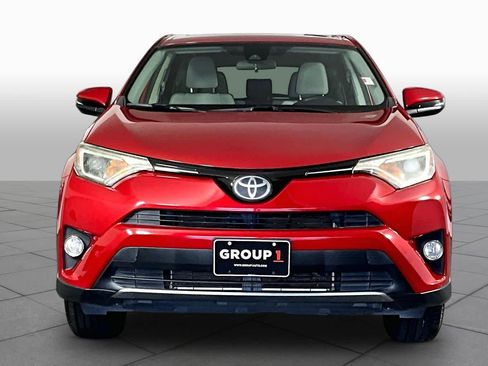 Used 2017 Toyota RAV4 XLE w/ Carpet Mat Package FWD image 4