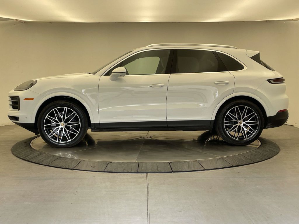 Certified 2024 Porsche Cayenne AWD/4WD image 2
