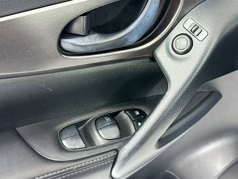 Used 2021 Nissan Rogue Sport S AWD/4WD image 23