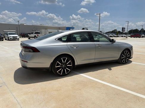Used 2024 Honda Accord Touring image 5