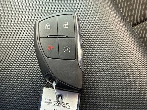 Used 2025 Chevrolet Equinox LT AWD/4WD image 21