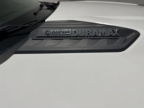 Used 2024 Chevrolet Silverado 2500 LT AWD/4WD image 5