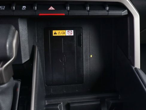 Used 2024 Toyota Tundra Limited AWD/4WD image 44