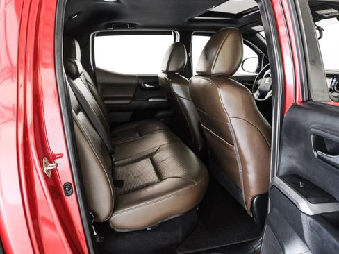 Used 2016 Toyota Tacoma Limited w/ Towing Package RWD image 34