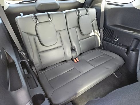 Used 2025 Ford Explorer Active w/ Active Comfort Package image 21