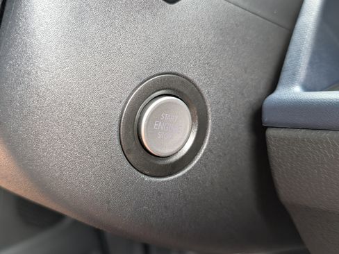Used 2025 Volkswagen ID. Buzz Pro S Plus RWD image 34