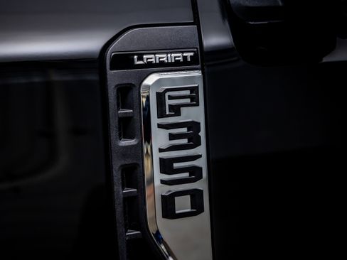 Used 2025 Ford F350 Lariat w/ Lariat Ultimate Package image 18