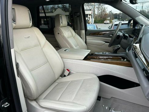 Used 2021 Cadillac Escalade Premium Luxury Platinum image 21