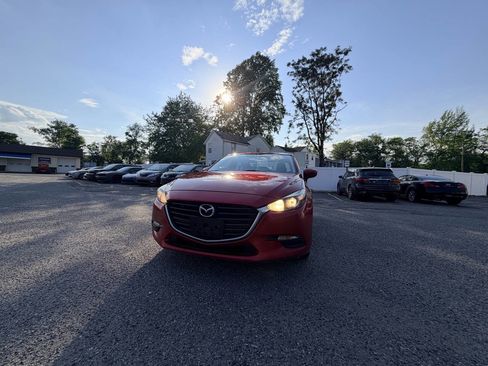 Used 2017 MAZDA MAZDA3 Sport FWD image 2