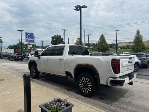 Used 2024 GMC Sierra 2500 Denali Ultimate AWD/4WD image 5
