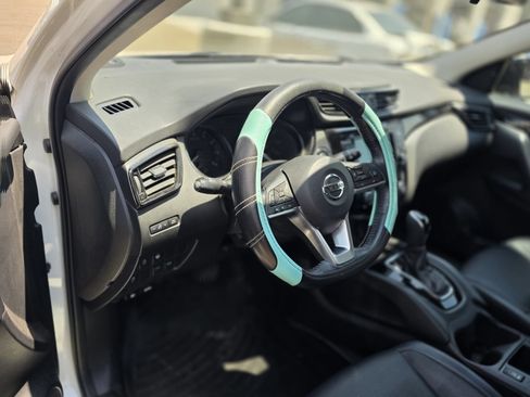 Used 2021 Nissan Rogue Sport SL FWD image 7