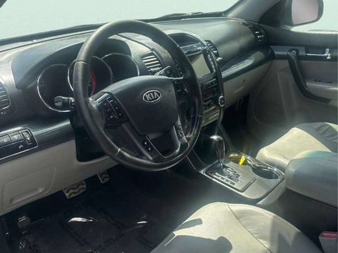 Used 2011 Kia Sorento SX FWD image 17