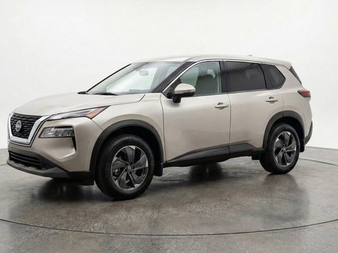 Used 2025 Nissan Rogue SV image 3