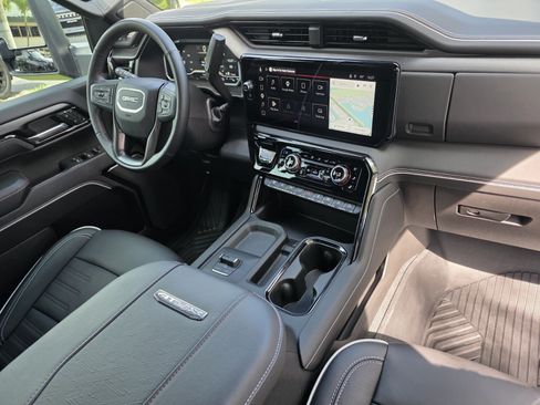 Used 2025 GMC Sierra 2500 AT4X w/ AT4X AEV Edition AWD/4WD image 32