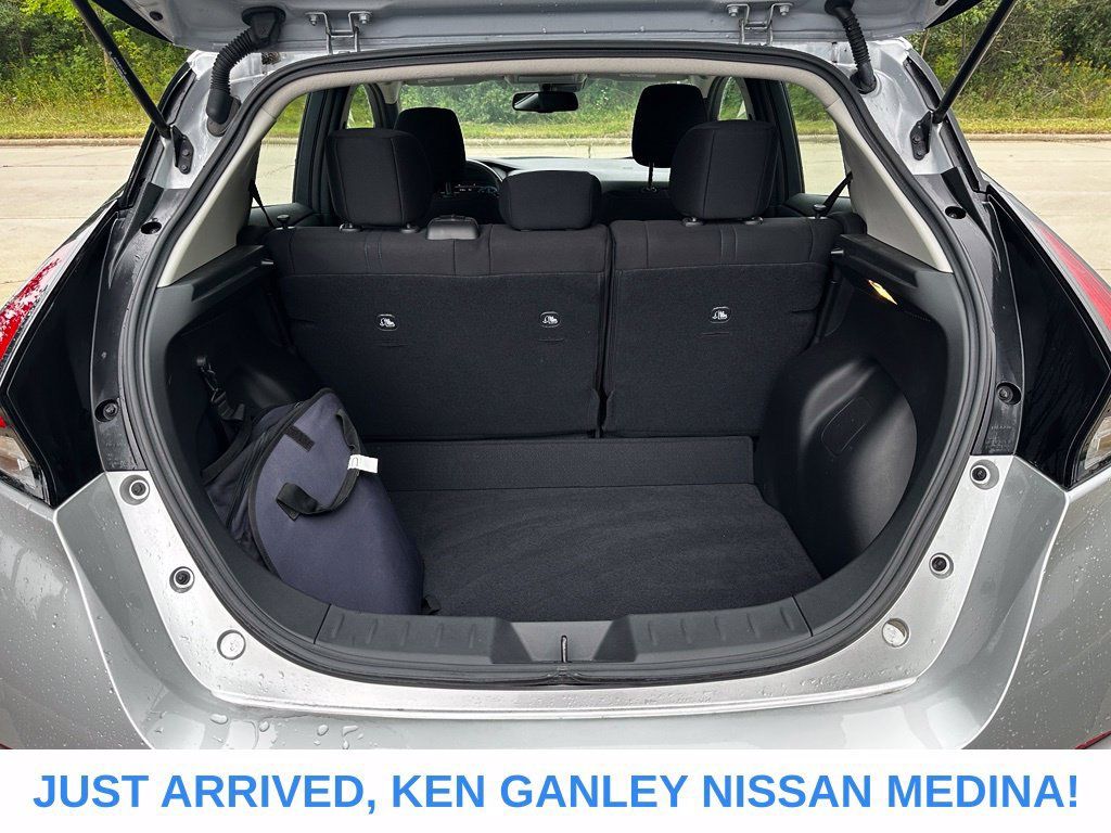 Certified 2023 Nissan Leaf SV Plus FWD image 17