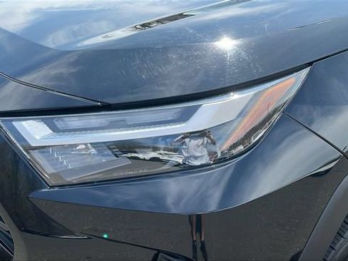 Used 2024 Toyota RAV4 XLE image 7