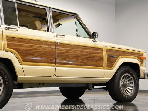 Used 1989 Jeep Grand Wagoneer image 28