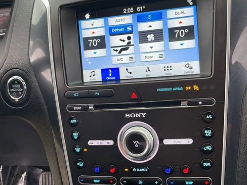 Used 2018 Ford Explorer Sport w/ Equipment Group 401A AWD/4WD image 24