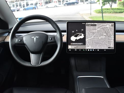 Used 2023 Tesla Model 3 Standard Range RWD image 28