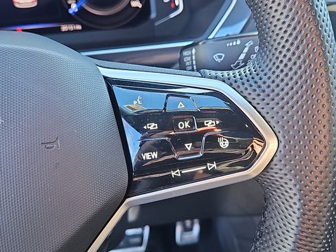 Certified 2022 Volkswagen Tiguan SEL R-Line image 23