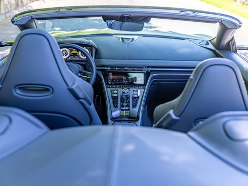 Used 2025 Aston Martin DB12 Convertible RWD image 96