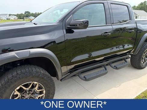 Used 2024 Chevrolet Colorado ZR2 w/ ZR2 Convenience Package III AWD/4WD image 2