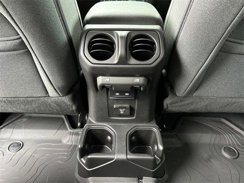 New 2025 Jeep Gladiator Sport image 12