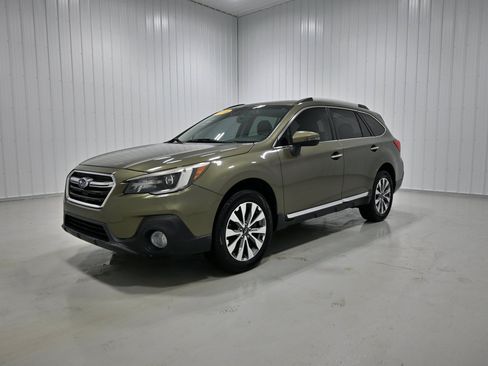 Used 2018 Subaru Outback 3.6R Touring w/ Popular Package #3 AWD/4WD image 24