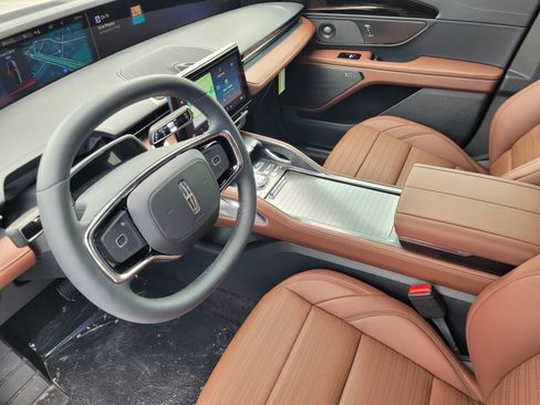 New 2026 Lincoln Nautilus Reserve AWD/4WD image 11