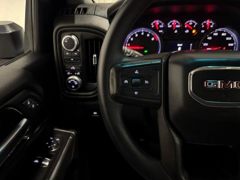 Used 2020 GMC Sierra 2500 4x4 Regular Cab w/ Convenience Package image 13