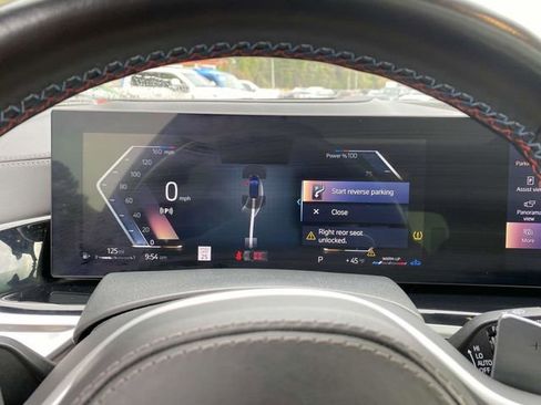 Used 2023 BMW X7 M60i w/ Executive Package image 28