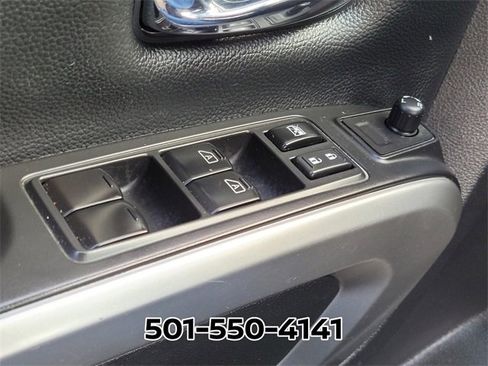 Used 2022 Nissan Titan SV image 29