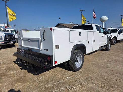 New 2026 Ford F550 4x4 Supercab Super Duty image 9
