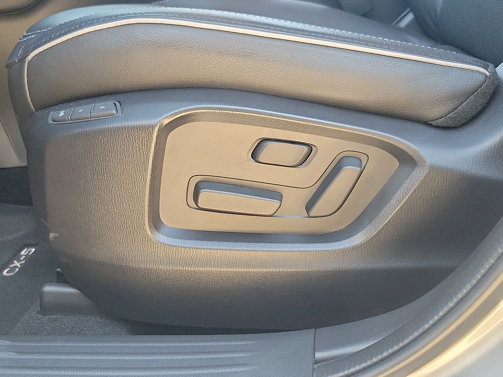 Used 2024 MAZDA CX-5 AWD 2.5 S w/ Premium Plus Pkg image 9