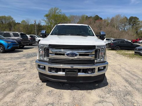 Used 2017 Ford F250 XLT w/ XLT Premium Package image 8
