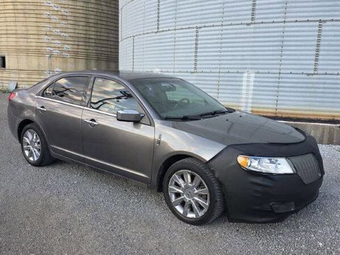 Used 2010 Lincoln MKZ FWD image 2