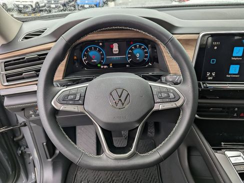 New 2026 Volkswagen Atlas SE image 13