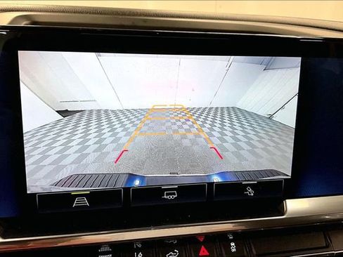 Used 2024 Chevrolet Silverado 3500 LT w/ Convenience Package image 26