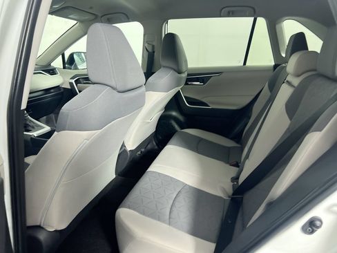 Used 2025 Toyota RAV4 XLE FWD image 26
