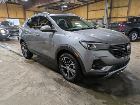 Used 2023 Buick Encore GX Essence image 7