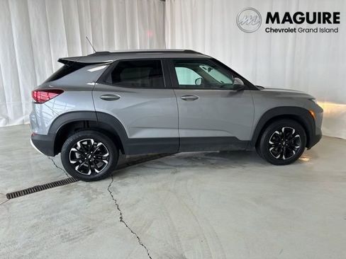 Used 2023 Chevrolet TrailBlazer LT image 2