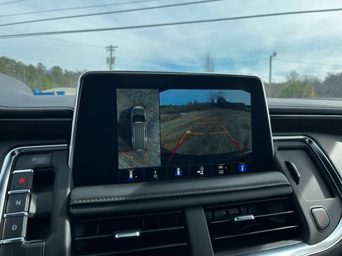 Used 2023 Chevrolet Suburban High Country image 40