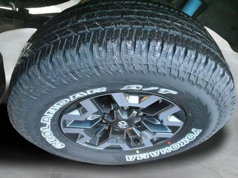 Certified 2023 Toyota Tacoma TRD Off-Road w/ TRD Premium Off Road Package image 30