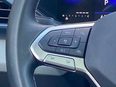 Certified 2023 Volkswagen Taos SE w/ Panoramic Sunroof Package image 7