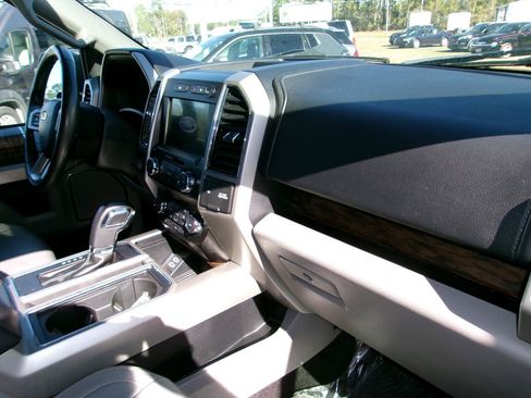 Used 2019 Ford F150 Lariat RWD image 20