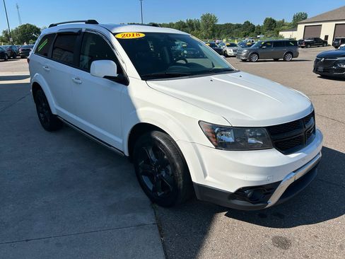 Used 2018 Dodge Journey Crossroad FWD image 3