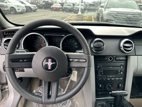 Used 2007 Ford Mustang Premium image 15